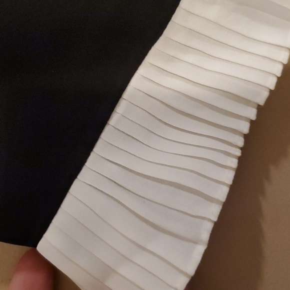 CeCe Point Collar Pleat Short Sleeve Color Block Blouse Size XS NWT'S - Picture 6 of 11